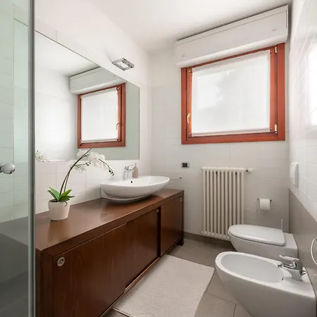 Elegante Centro By Icon7 Luxury